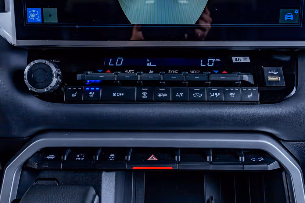 2025 Toyota Tundra Platinum HV CrewMax Image 27