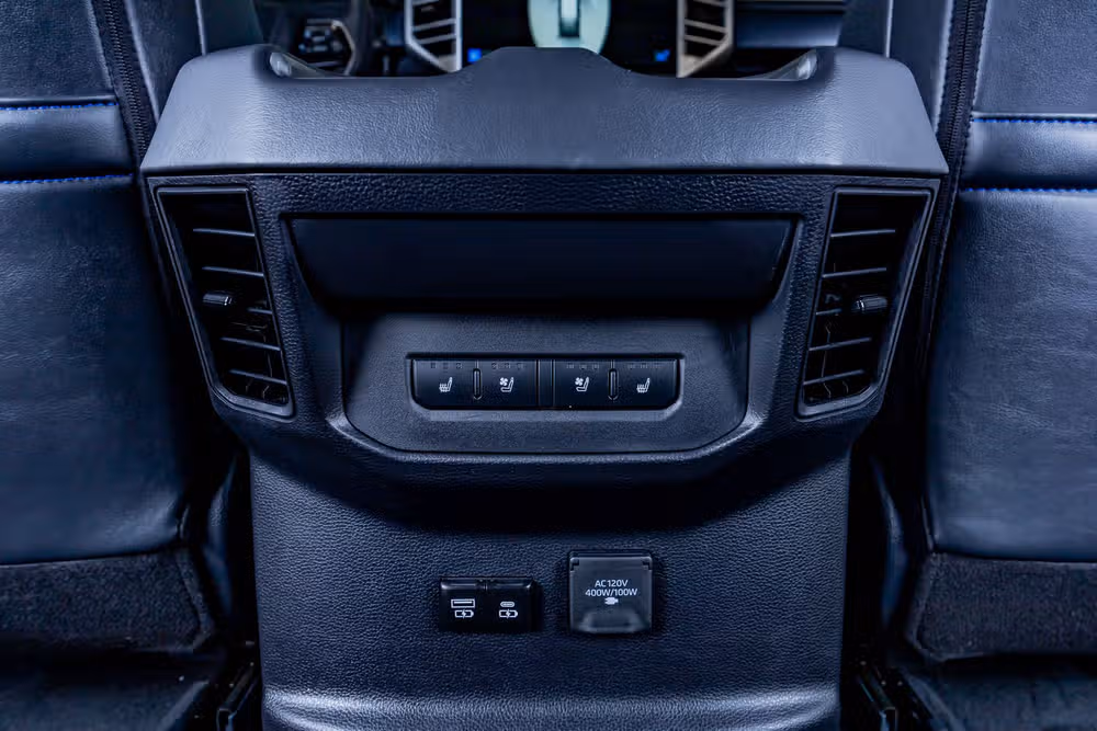 2025 Toyota Tundra Platinum HV CrewMax Image 34