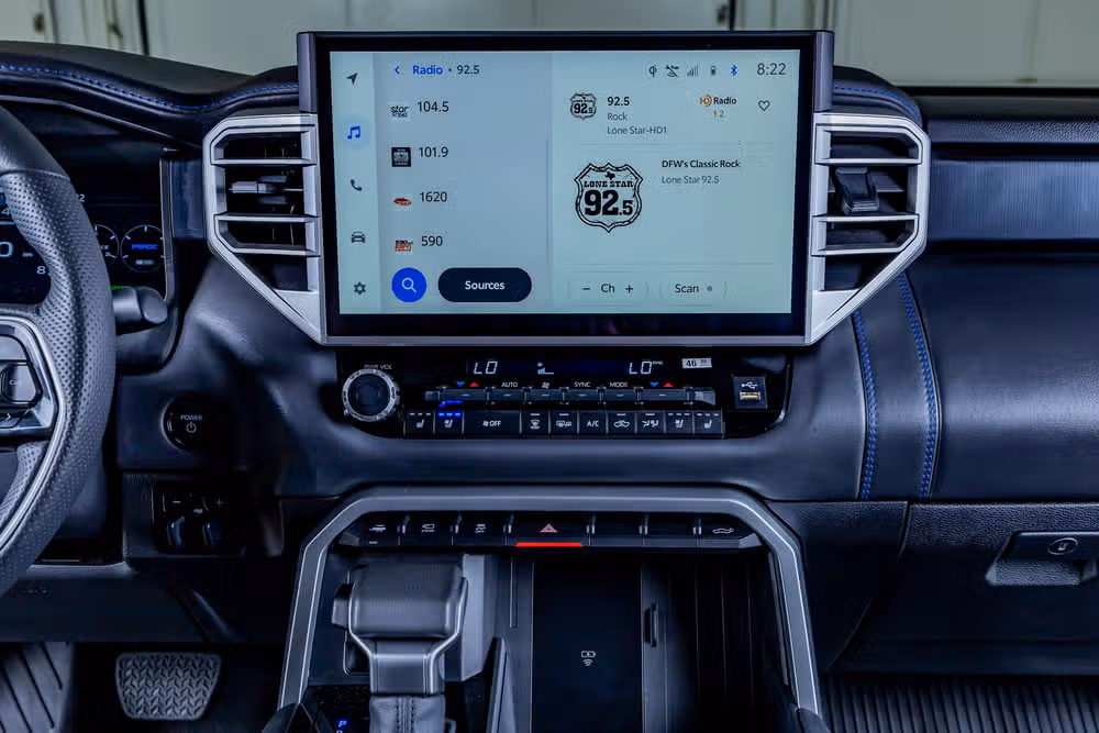 2025 Toyota Tundra Platinum HV CrewMax Image 24