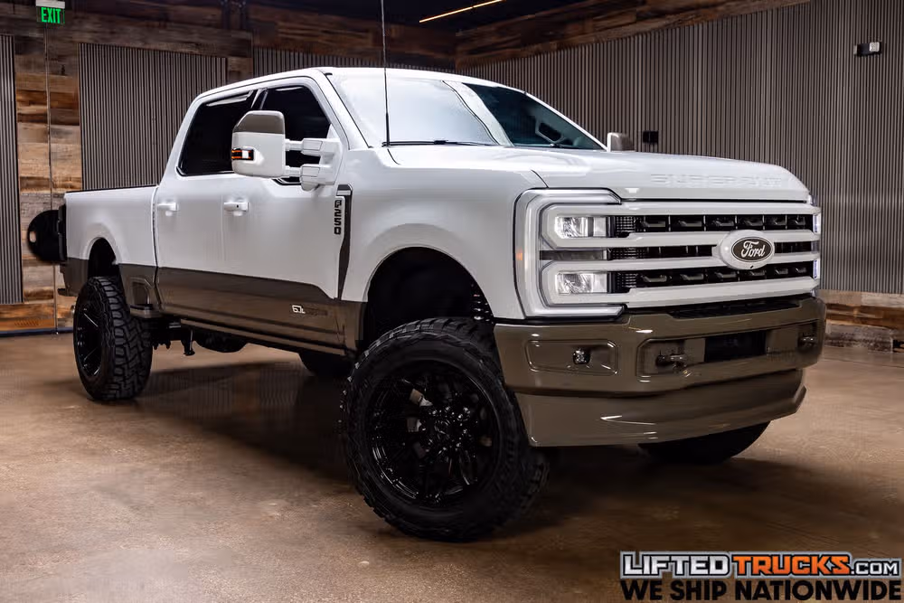 2026 Ford F-250 Super Duty King Ranch Crew Cab Image 1
