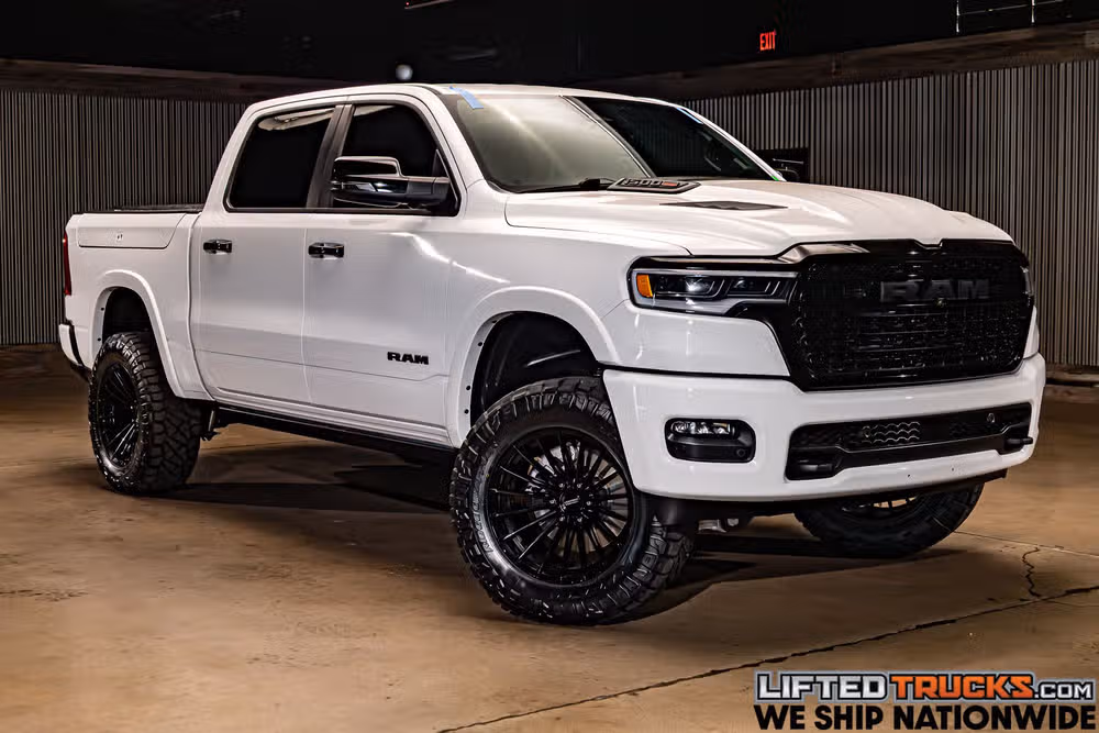 2025 Ram 1500 Limited Crew Cab Image 1