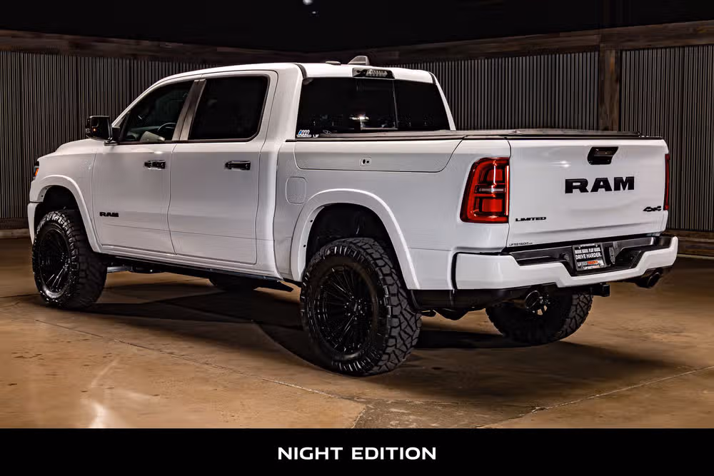 2025 Ram 1500 Limited Crew Cab Image 7