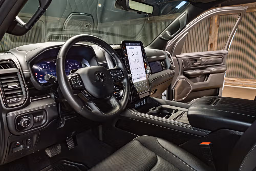 2025 Ram 1500 Limited Crew Cab Image 17