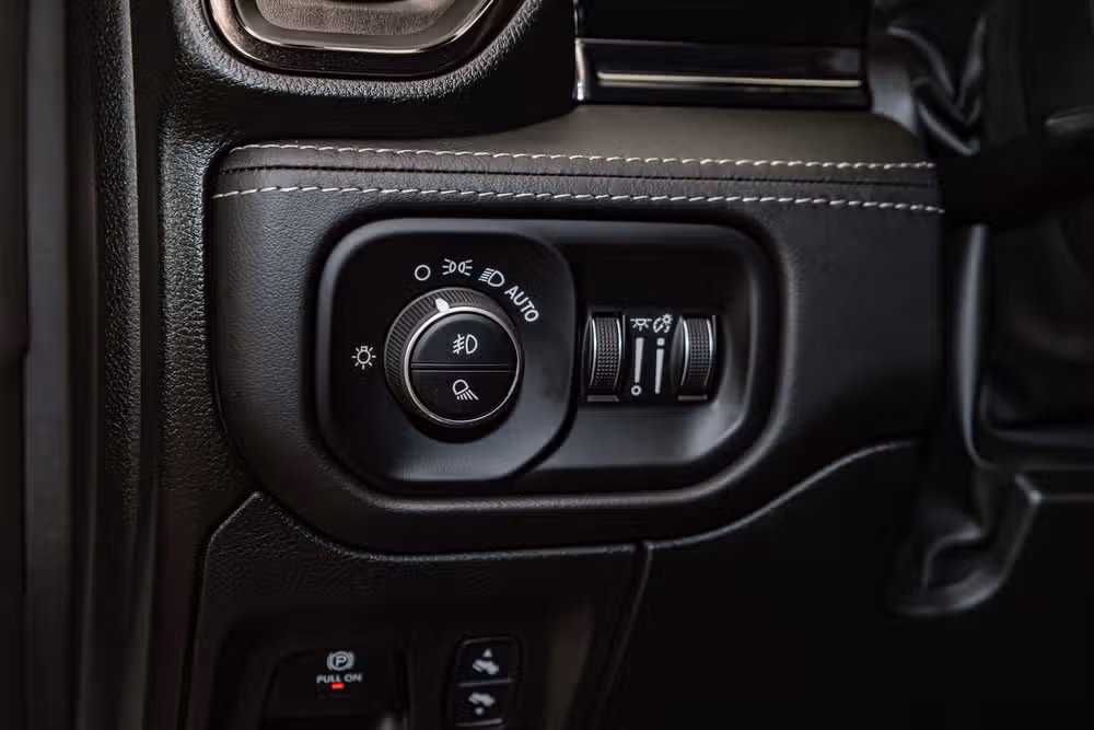 2025 Ram 1500 Limited Crew Cab Image 21