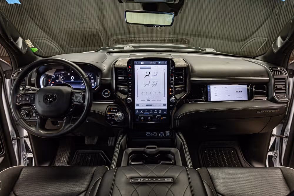 2025 Ram 1500 Limited Crew Cab Image 18