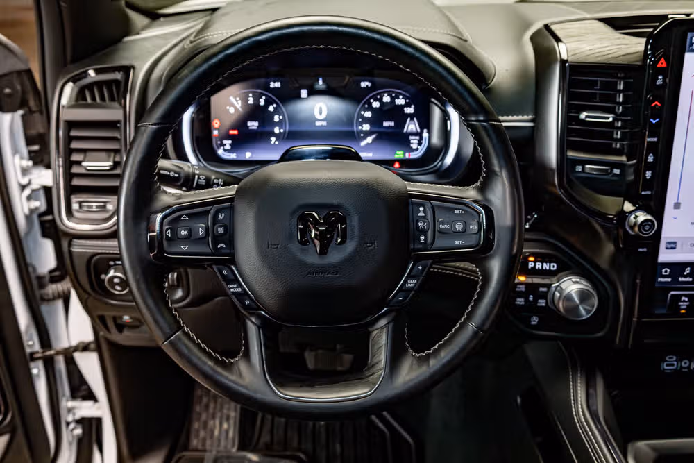 2025 Ram 1500 Limited Crew Cab Image 19