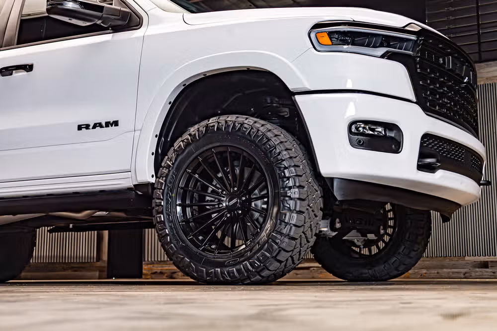 2025 Ram 1500 Limited Crew Cab Image 16