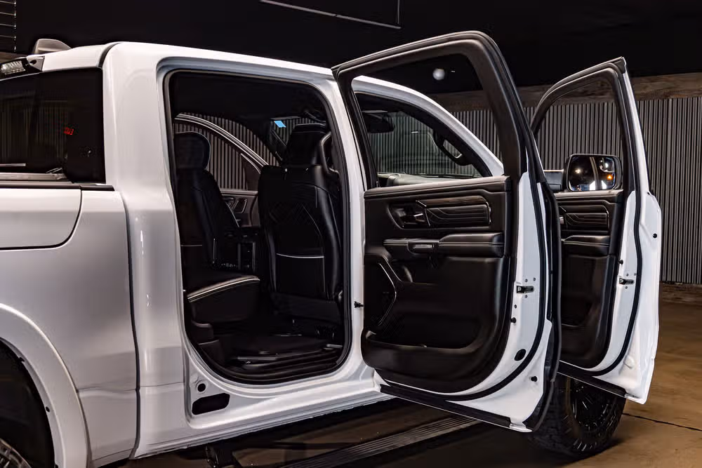 2025 Ram 1500 Limited Crew Cab Image 31