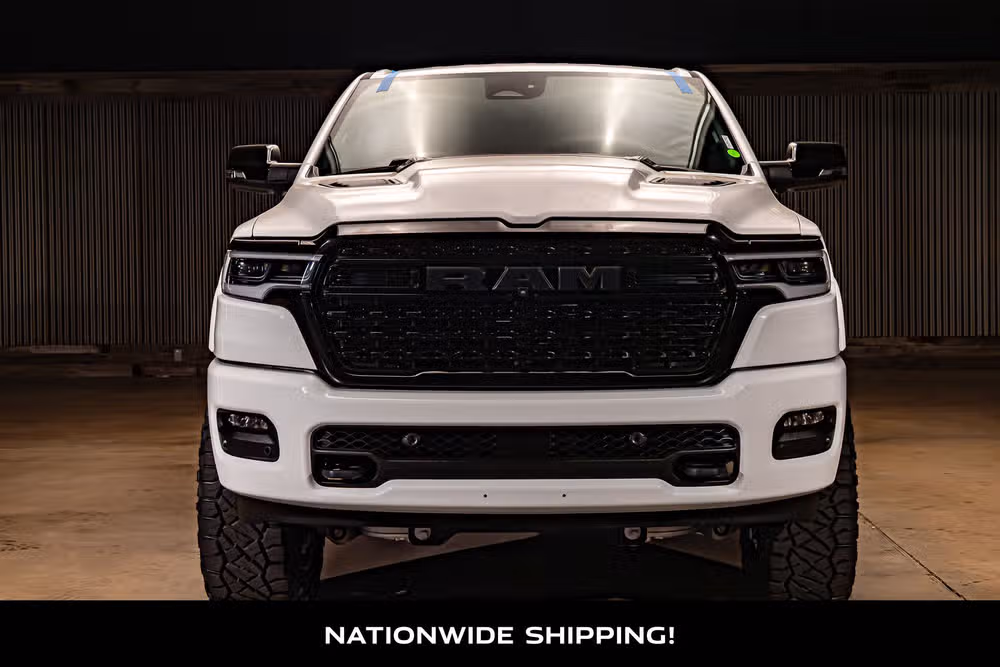 2025 Ram 1500 Limited Crew Cab Image 4