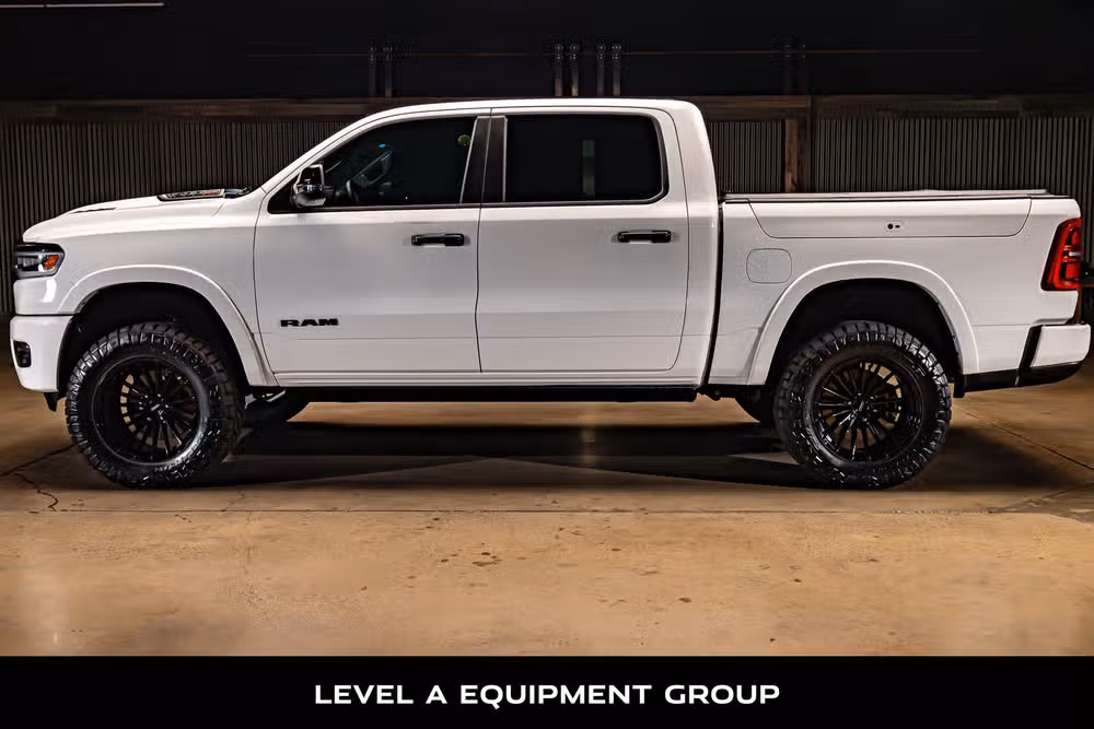 2025 Ram 1500 Limited Crew Cab Image 6