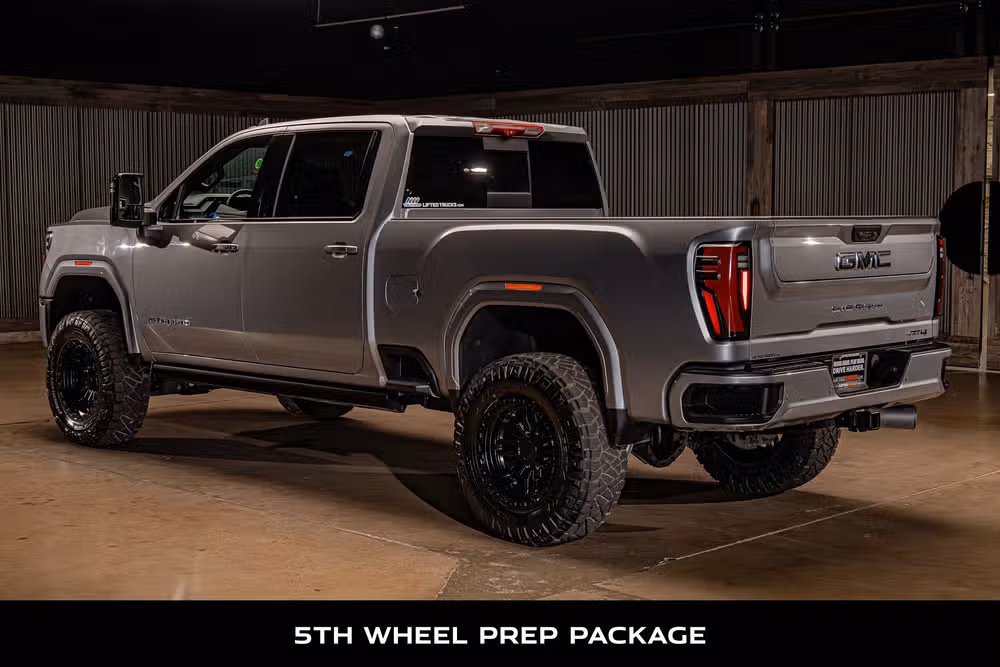 2026 GMC Sierra 2500HD AT4 Crew Cab Image 7