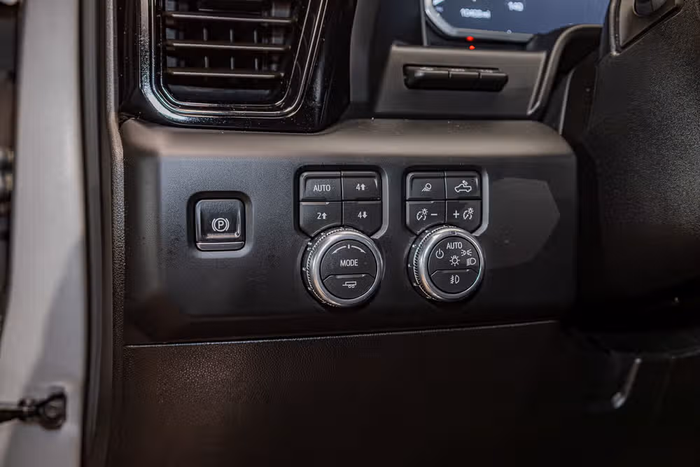 2026 GMC Sierra 2500HD AT4 Crew Cab Image 21