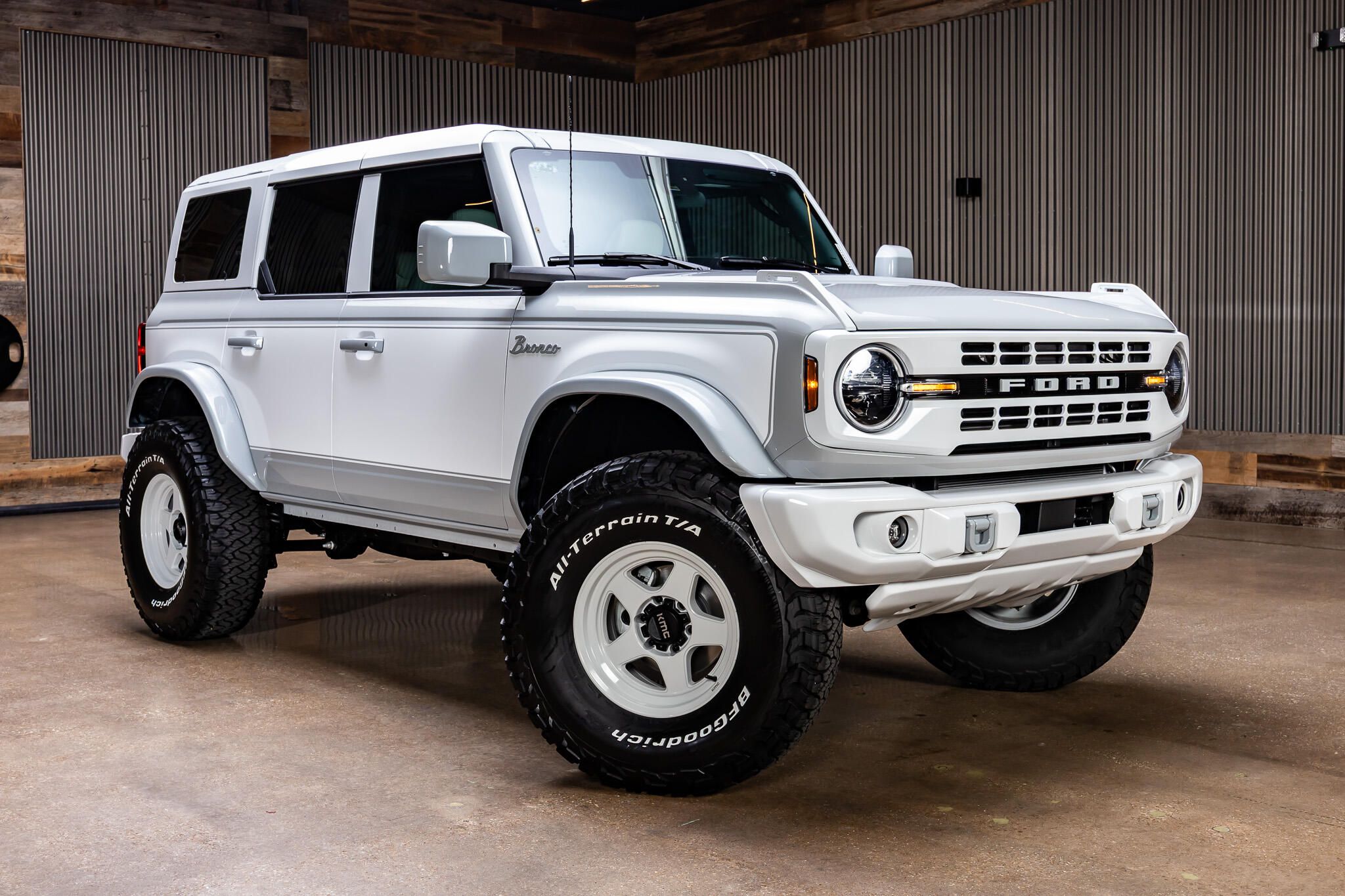 Cactus Gray 2023 Ford Bronco SUV / Crossover Four-Wheel Drive Automatic