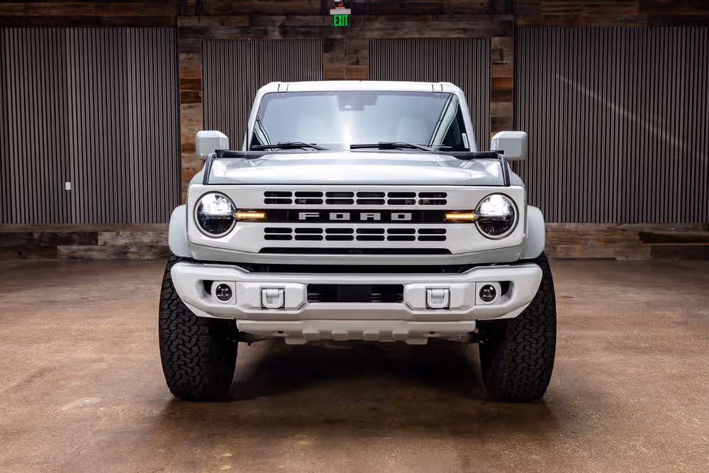 2023 Ford Bronco Heritage Edition Image 2