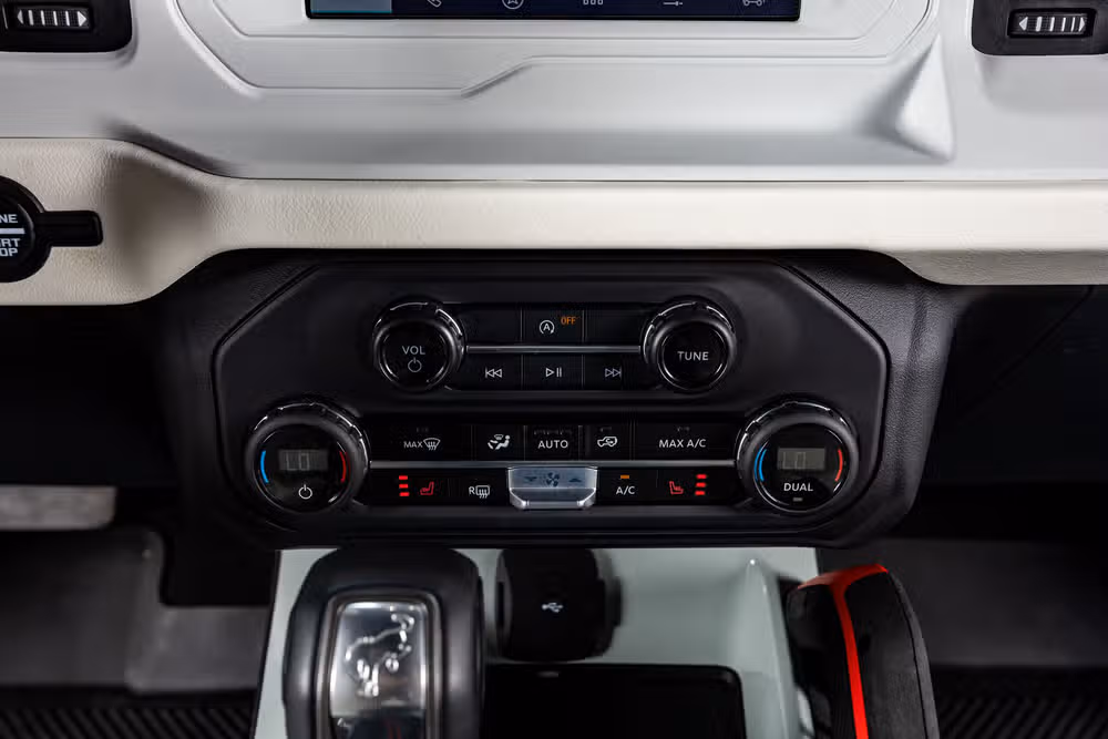 2023 Ford Bronco Heritage Edition Image 24
