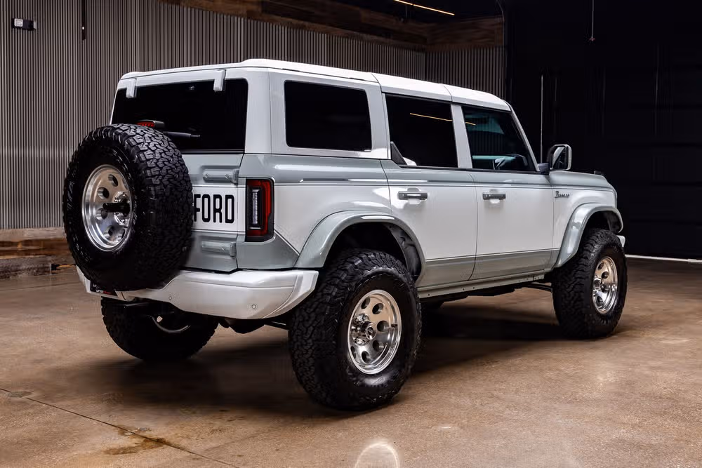 2023 Ford Bronco Heritage Edition Image 9