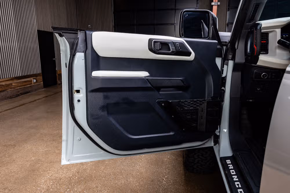 2023 Ford Bronco Heritage Edition Image 34