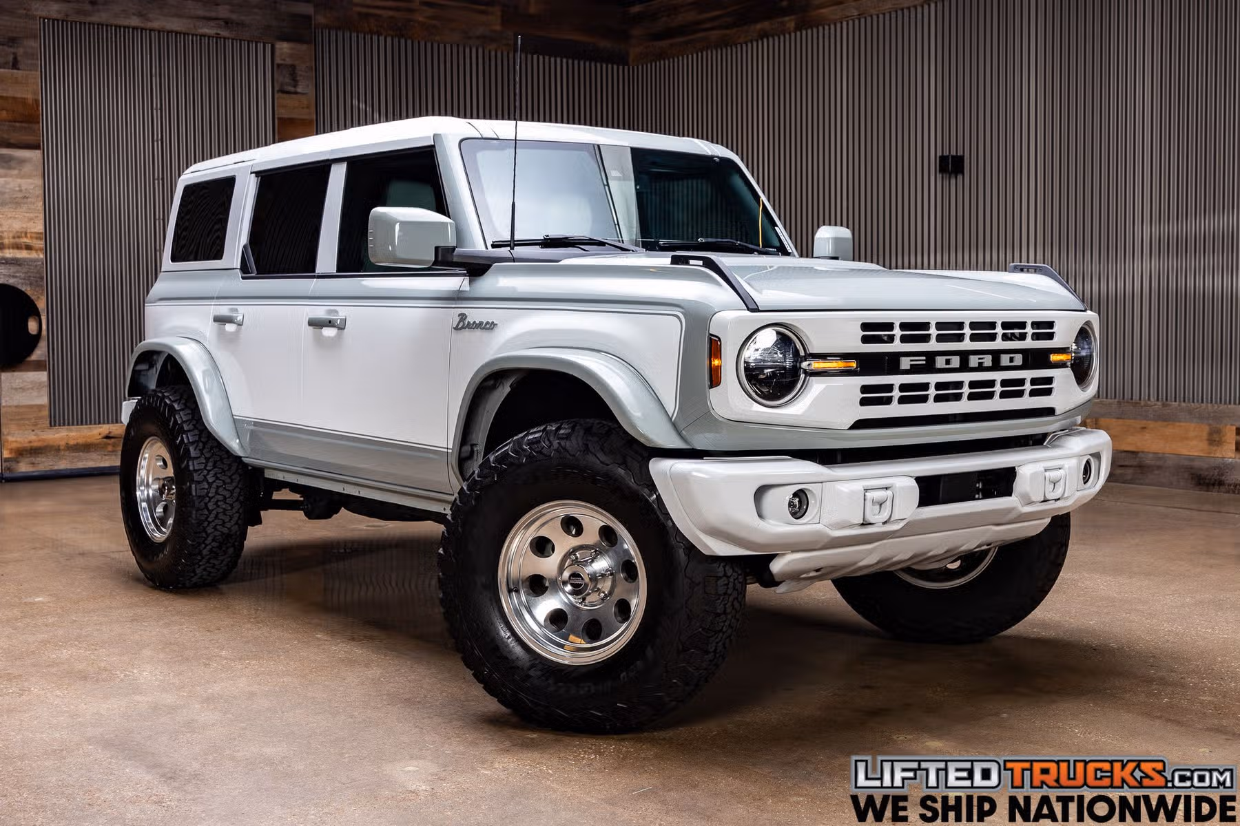 2023 Ford Bronco Heritage Edition Image 1