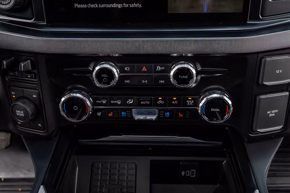 2026 Ford F-250 Super Duty Platinum Crew Cab Image 27