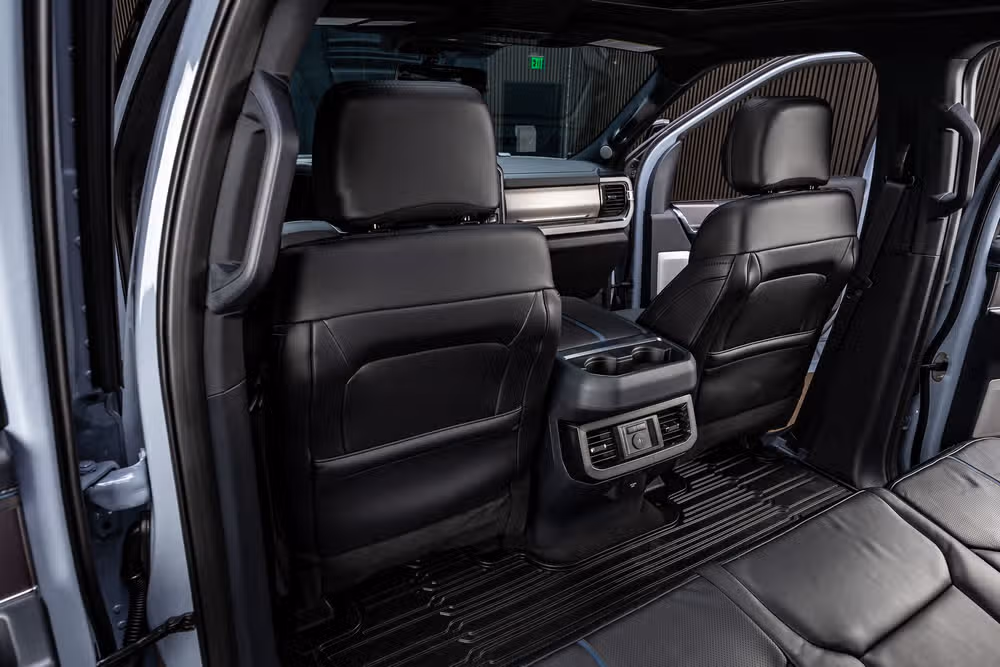 2026 Ford F-250 Super Duty Platinum Crew Cab Image 35