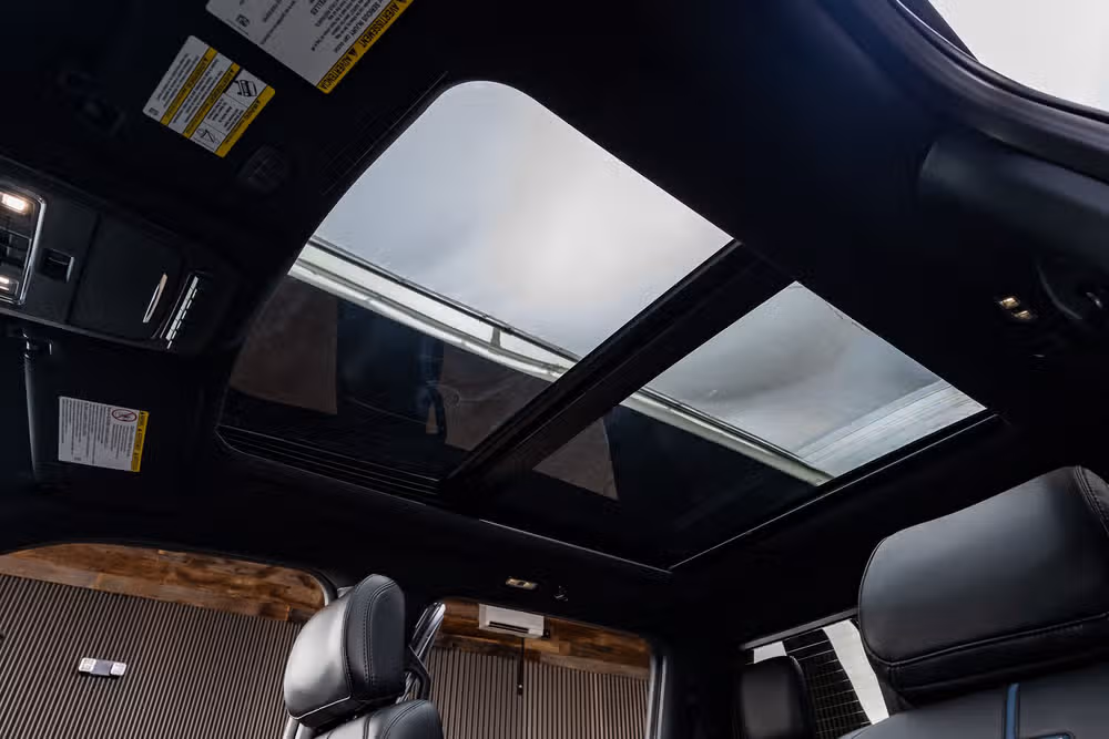 2026 Ford F-250 Super Duty Platinum Crew Cab Image 31
