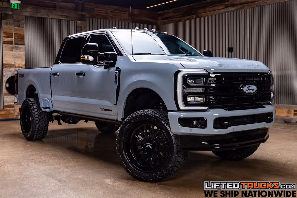 2026 Ford F-250 Super Duty Platinum Crew Cab Image 1