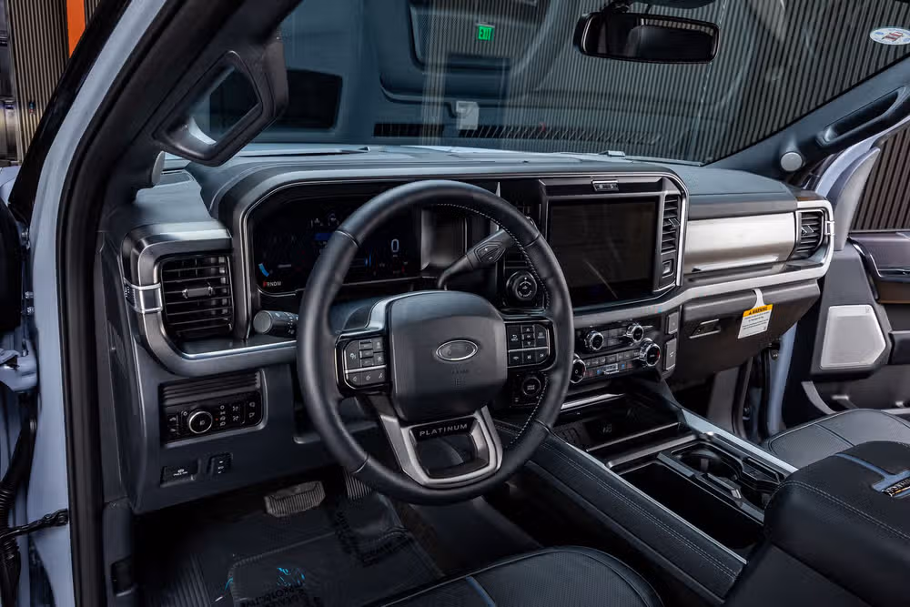 2026 Ford F-250 Super Duty Platinum Crew Cab Image 17