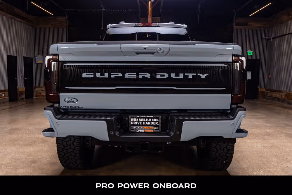 2026 Ford F-250 Super Duty Platinum Crew Cab Image 8