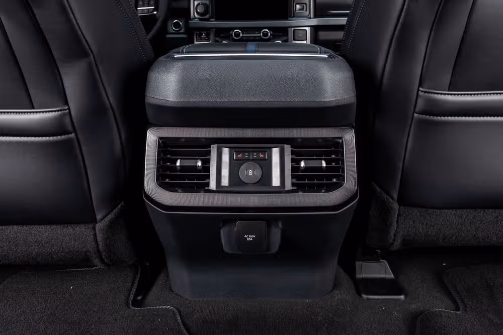 2026 Ford F-250 Super Duty Platinum Crew Cab Image 35
