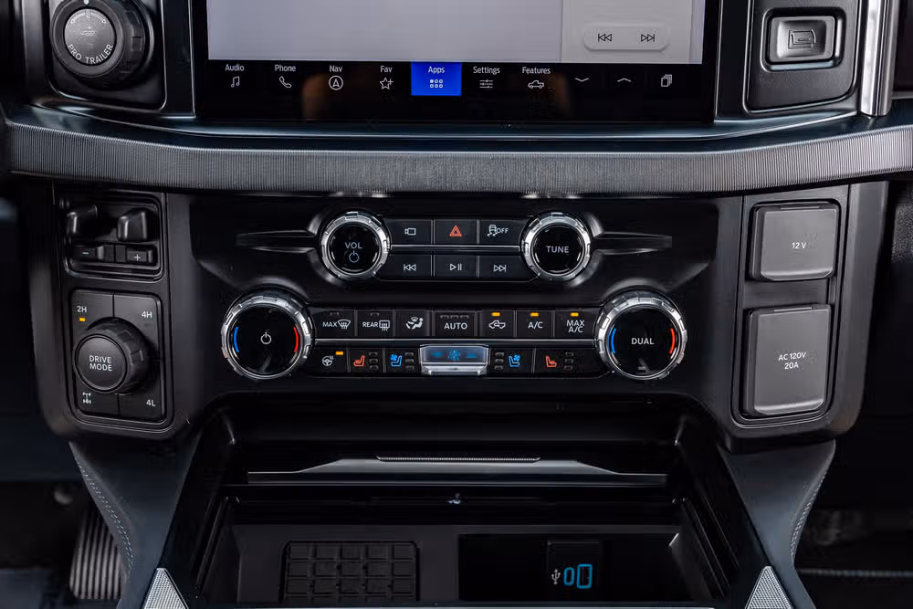 2026 Ford F-250 Super Duty Platinum Crew Cab Image 28