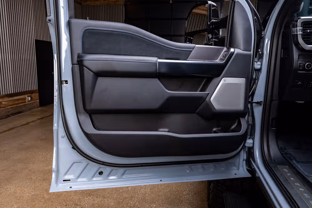 2026 Ford F-250 Super Duty Platinum Crew Cab Image 38