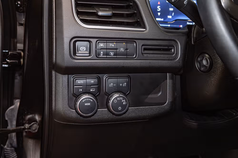 2024 Chevrolet Suburban RST Image 16