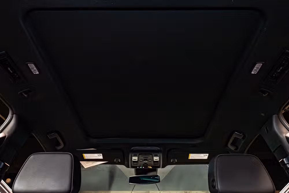 2024 Chevrolet Suburban RST Image 17