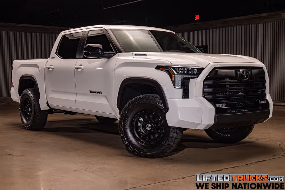 2026 Toyota Tundra Limited HV CrewMax Image 1
