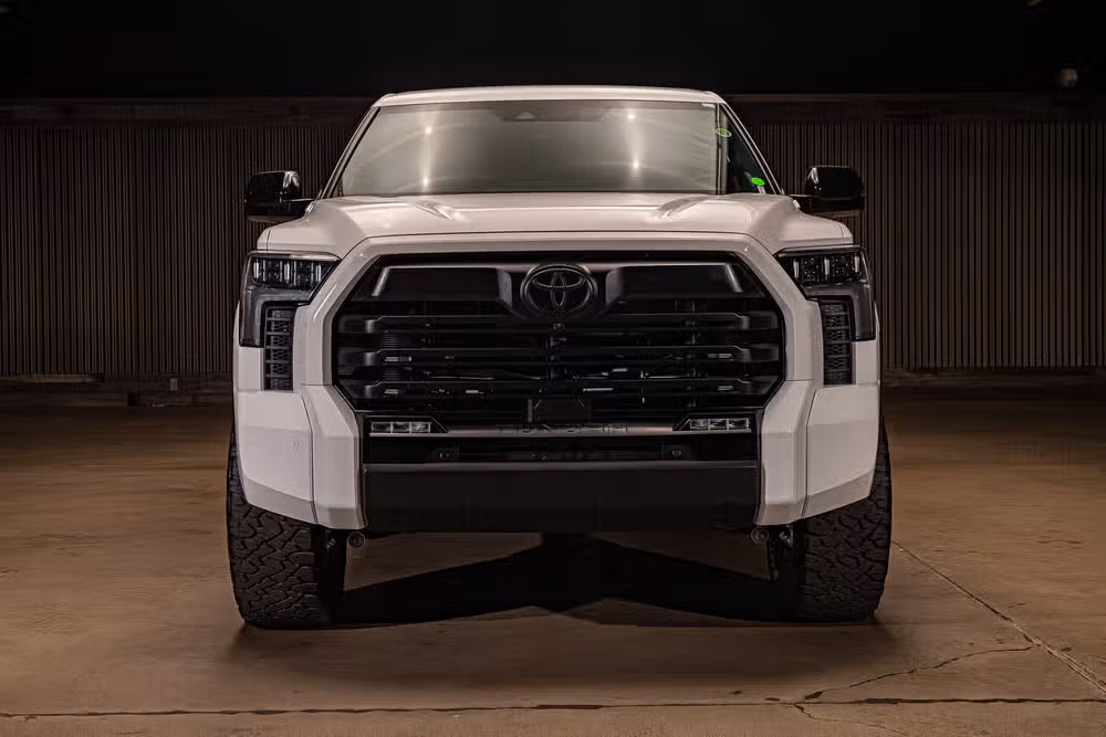 2026 Toyota Tundra Limited HV CrewMax Image 2