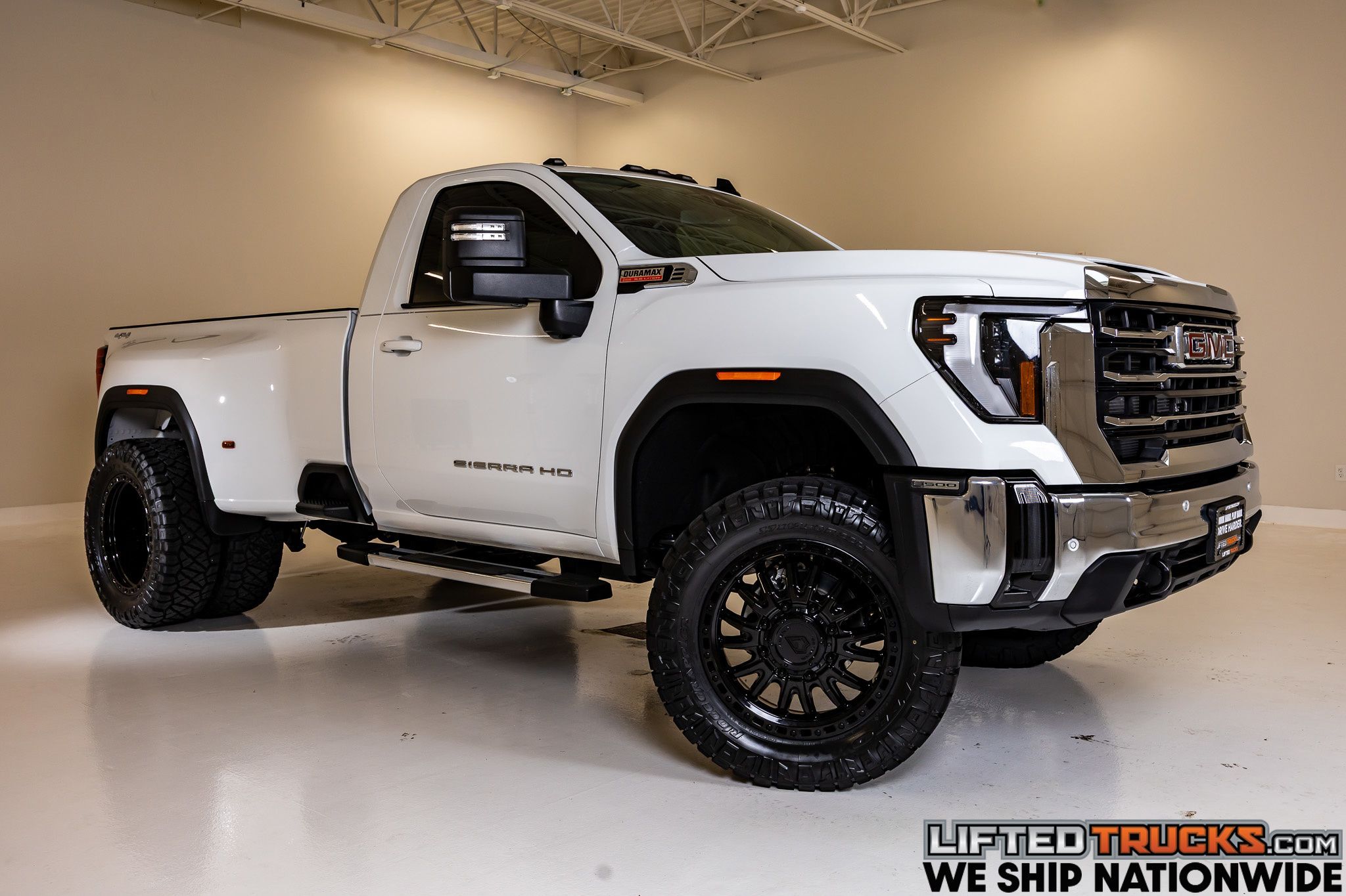 Summit White 2026 GMC Sierra 3500HD Pickup Truck Four-Wheel Drive Automatic