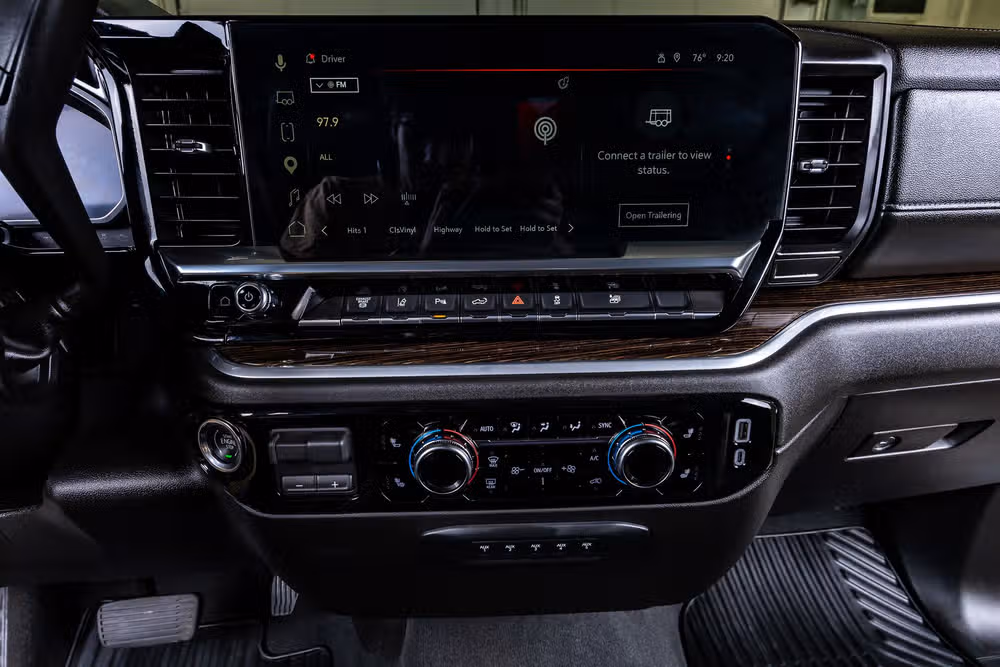 2026 GMC Sierra 3500HD SLE Regular Cab Image 24