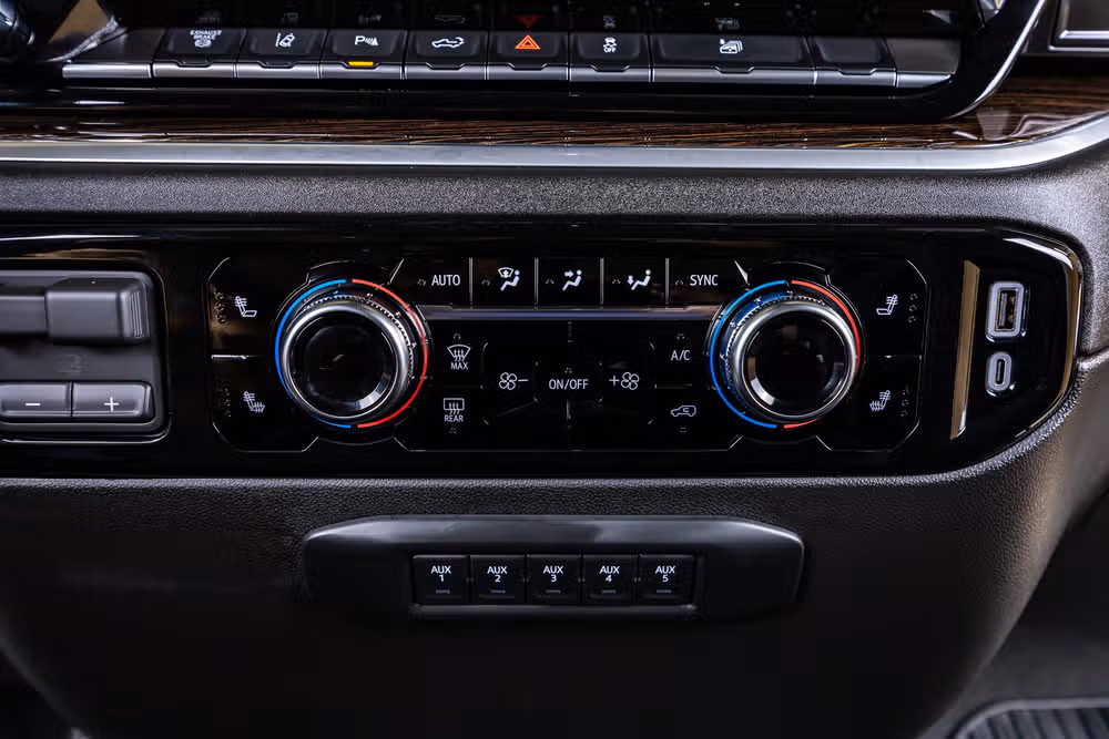 2026 GMC Sierra 3500HD SLE Regular Cab Image 27