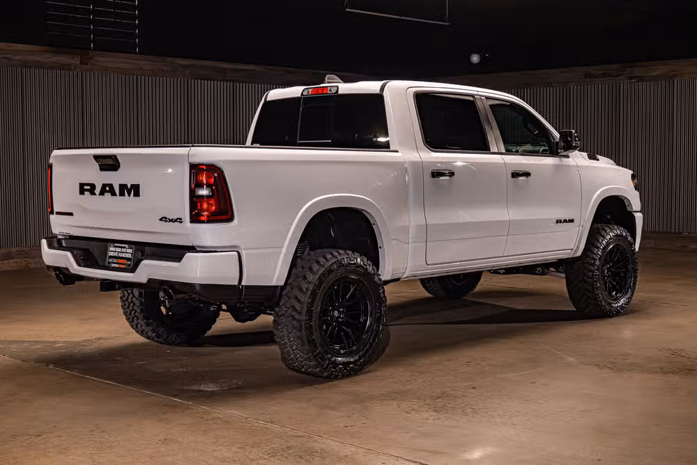 2025 Ram 1500 Big Horn Crew Cab Image 10