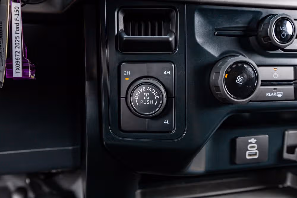 2025 Ford F-150 XL Regular Cab Image 21