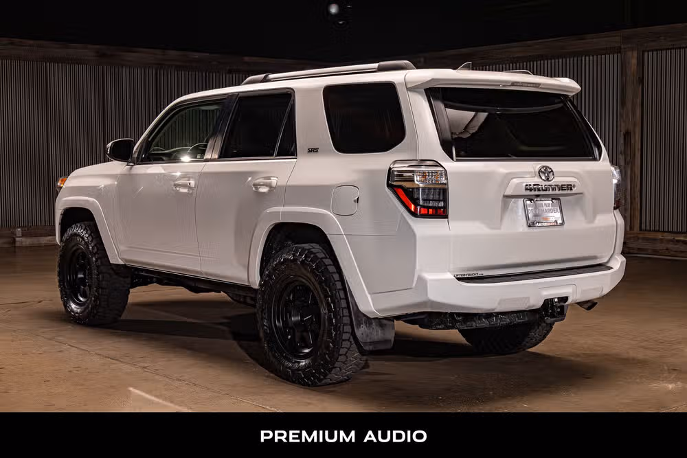 2021 Toyota 4Runner SR5 Image 6