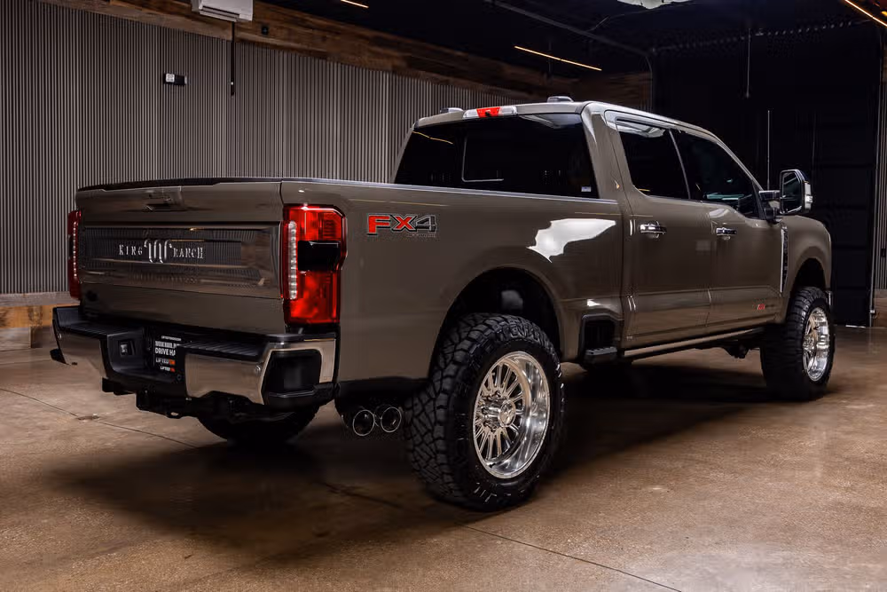 2026 Ford F-350 Super Duty King Ranch Crew Cab Image 10