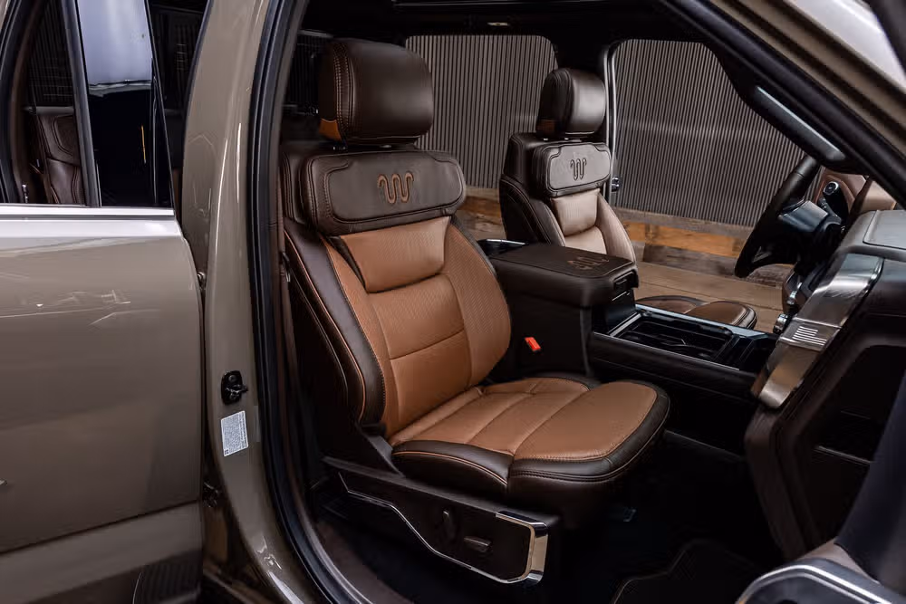 2026 Ford F-350 Super Duty King Ranch Crew Cab Image 33