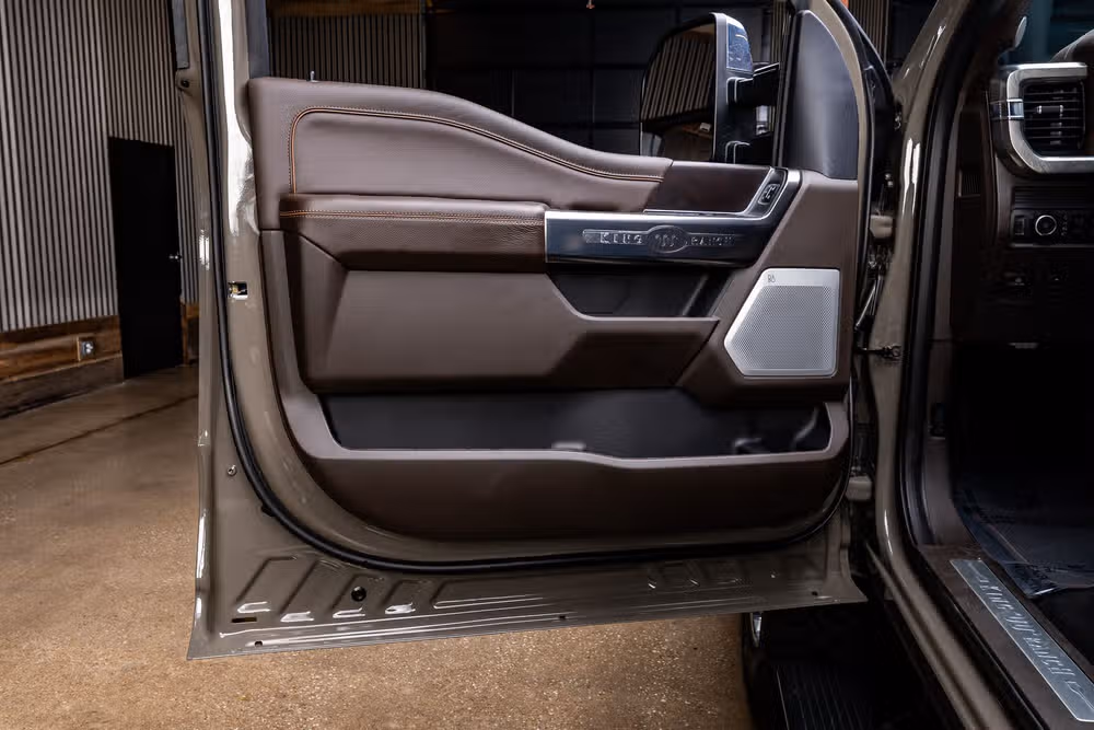 2026 Ford F-350 Super Duty King Ranch Crew Cab Image 38