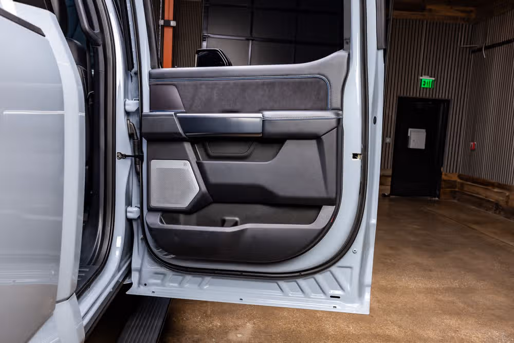 2026 Ford F-350 Super Duty Platinum Crew Cab Image 38