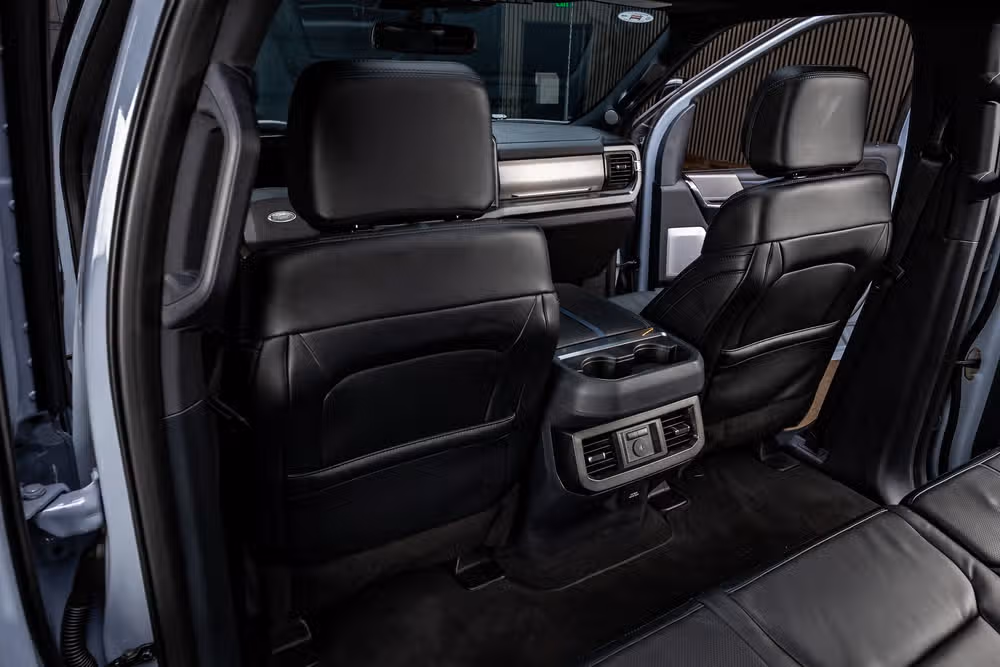 2026 Ford F-350 Super Duty Platinum Crew Cab Image 33
