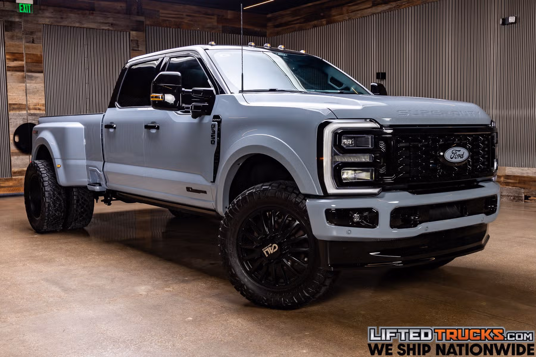 2026 Ford F-350 Super Duty Platinum Crew Cab Image 1