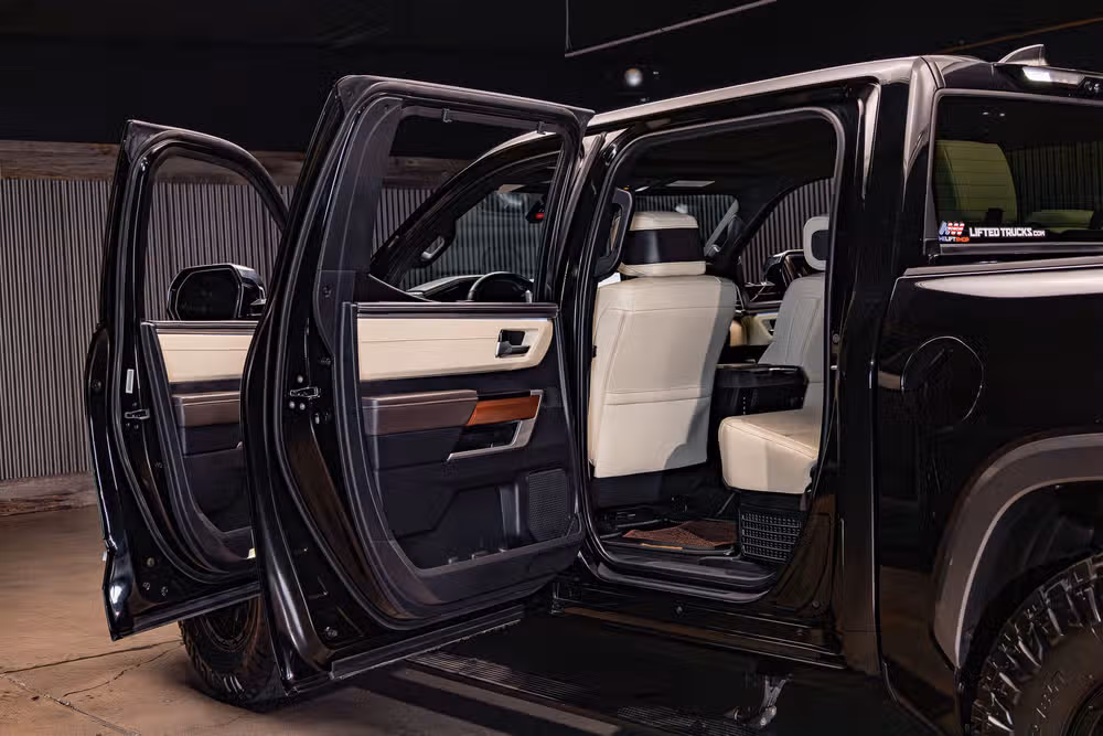 2024 Toyota Tundra 1794 Edition HV CrewMax Image 32