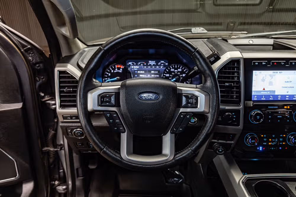 2020 Ford F-250 Super Duty Lariat Crew Cab Image 13