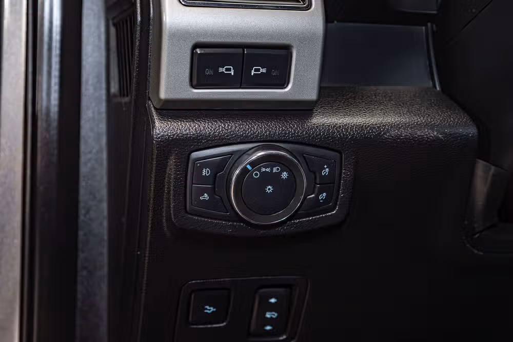 2020 Ford F-250 Super Duty Lariat Crew Cab Image 16